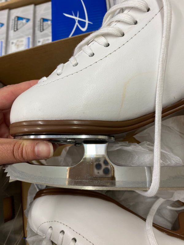 Jackson Ready to Ship Classique Figure Skates